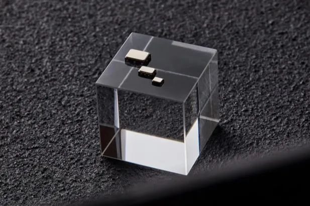 What is differential crystal oscillator? What are the advantages?